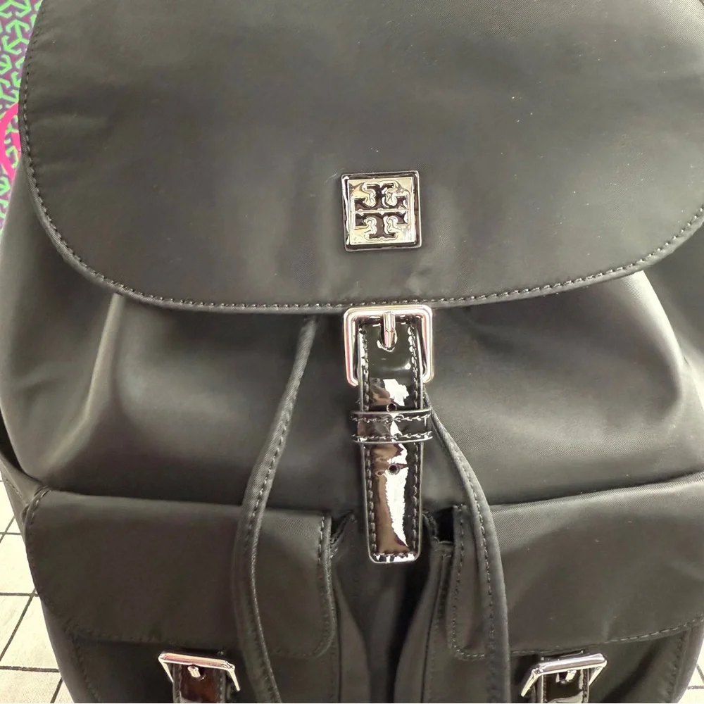 NEW Tory Burch NYLON FLAP BACKPACK in black-Authentic